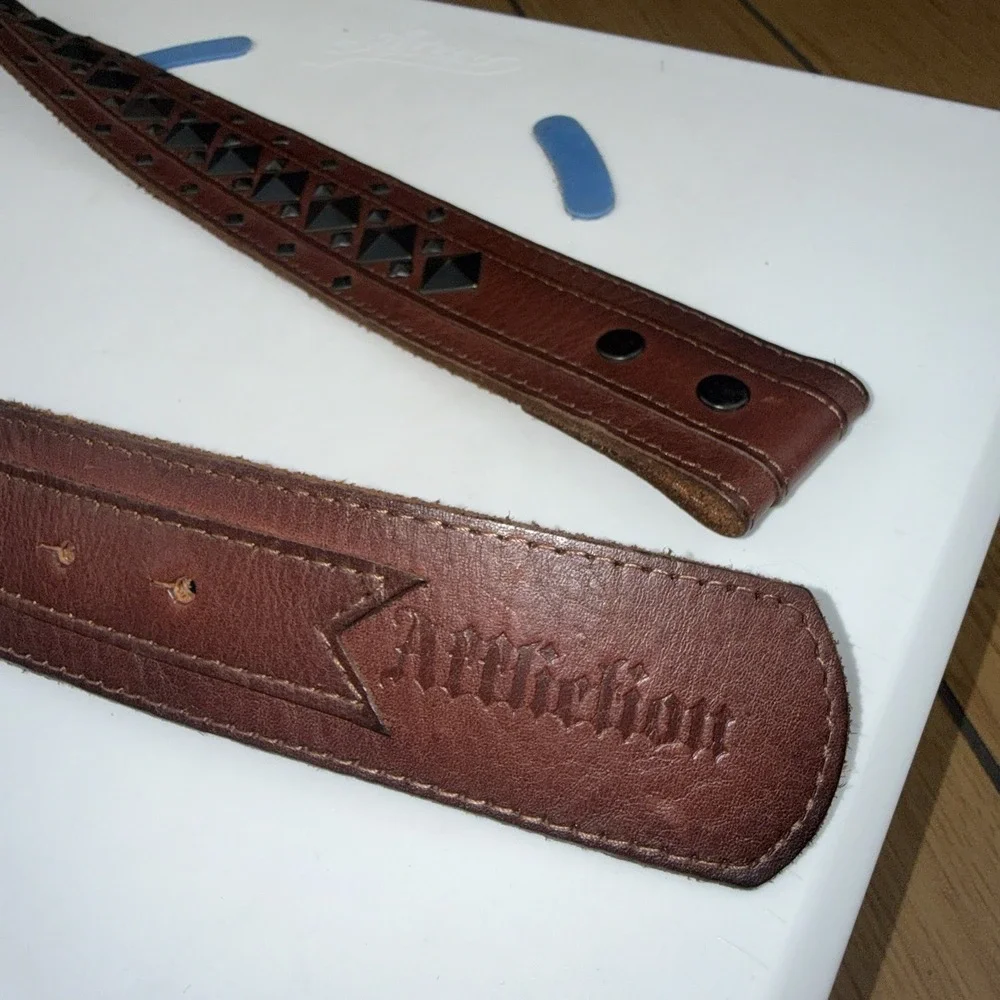 AFFLICTION - LIVE FAST‎  Vintage Square Studded Leather Belt M